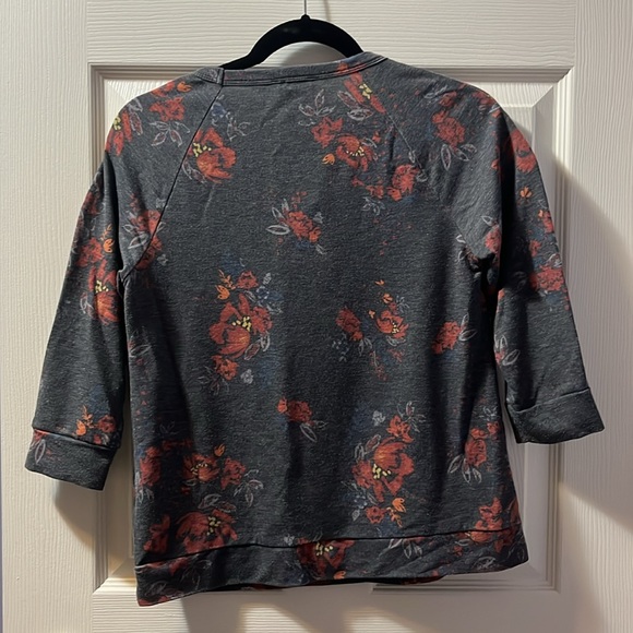 Women's 3/4 Sleeve Winter Shirt Laces Charcoal Grey Red Floral Small-Medium - Picture 2 of 5